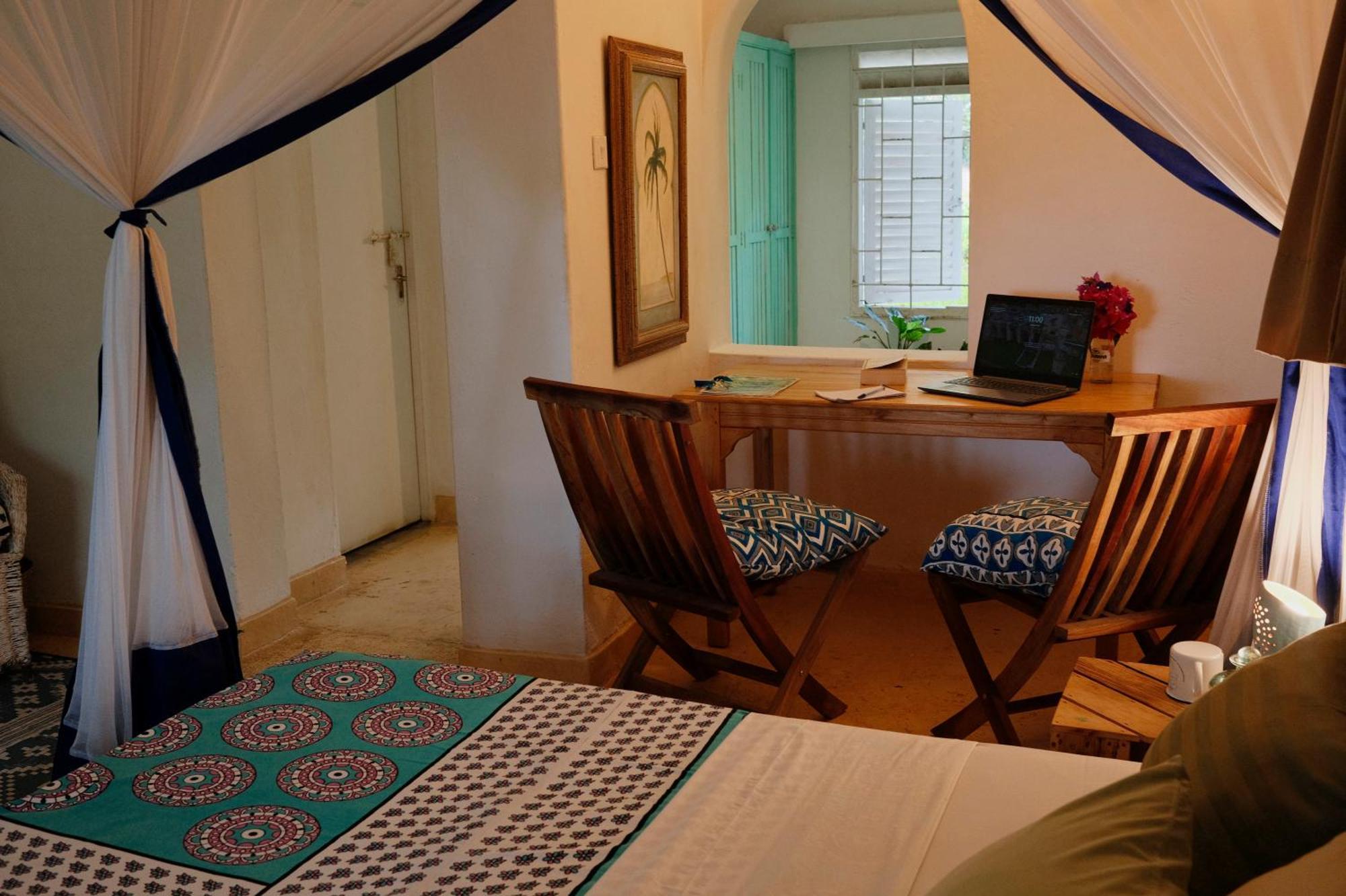 Salty'S Kitesurf Village Kilifi Exterior photo